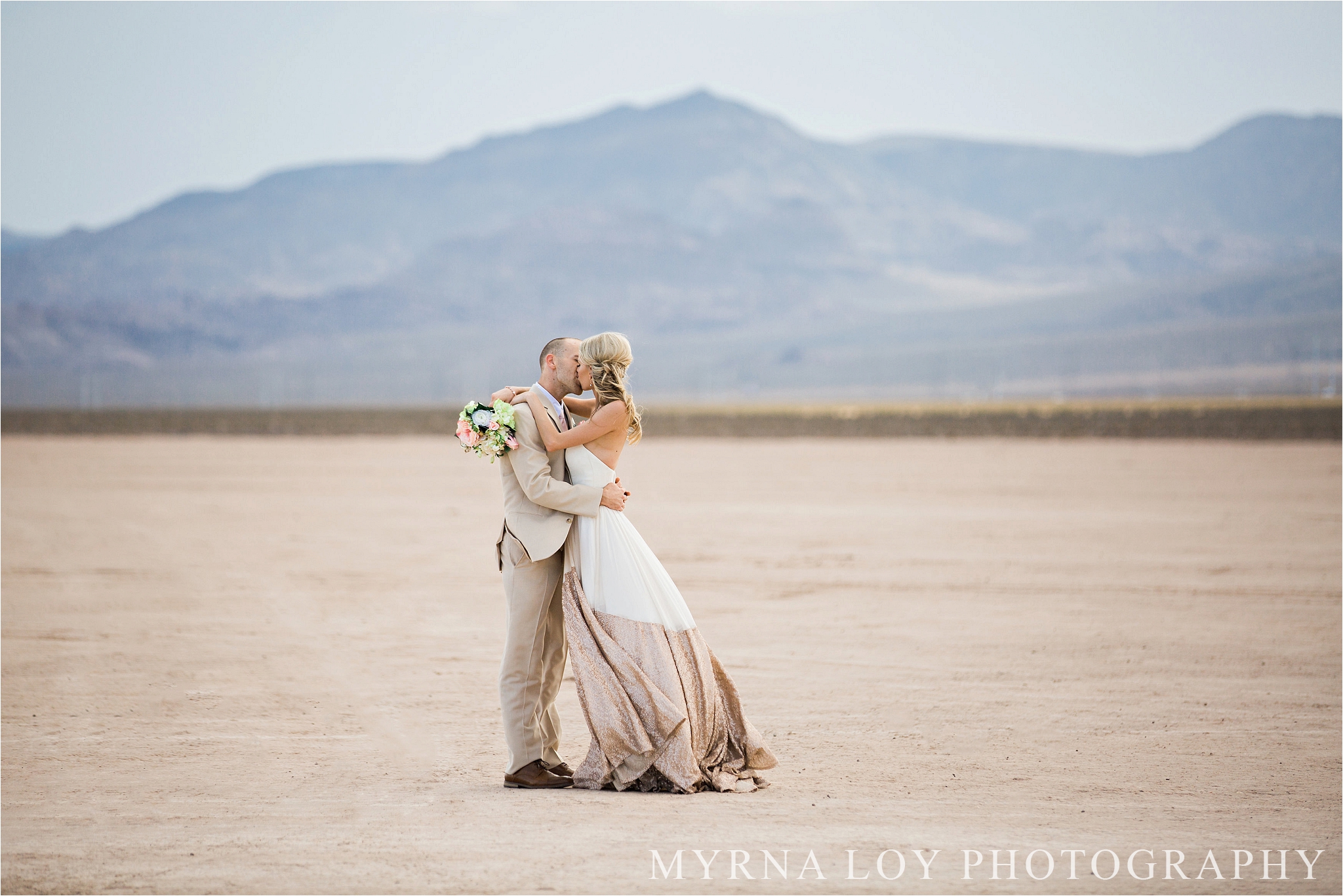 dry-lake-bed-las-vegas-elopement