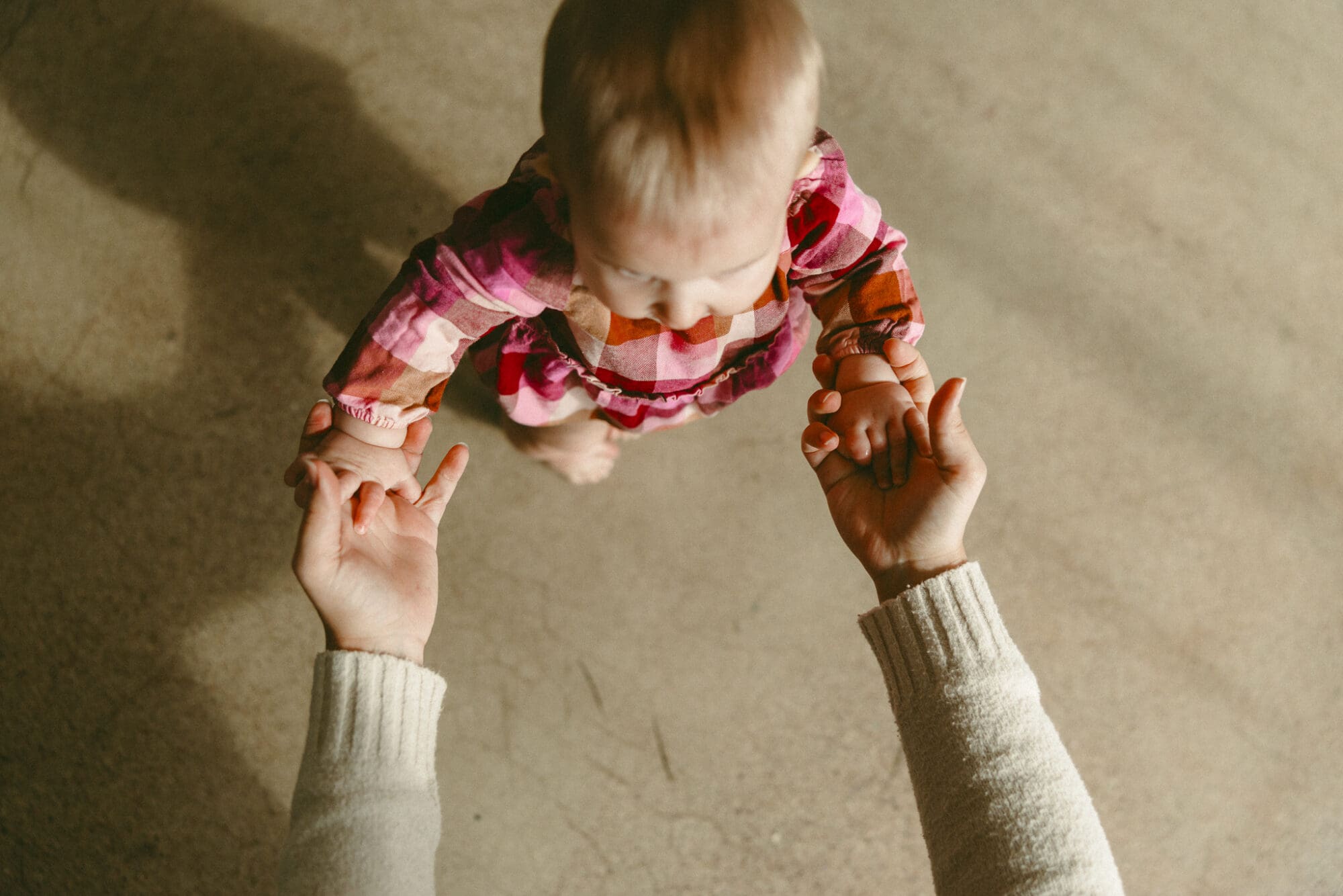 Photographer working with a balanced and efficient workflow.